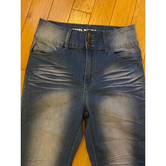 VIP Jeans, women's elastic waist pull on faded wash stretch capri jeans sz 9/29 - Picture 2 of 8